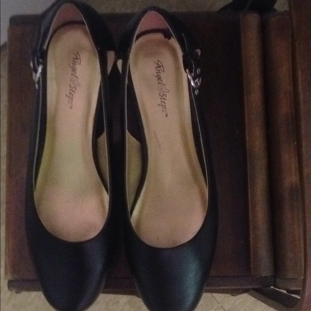Women's shoes SZ9 Used some scuffs sell as it is